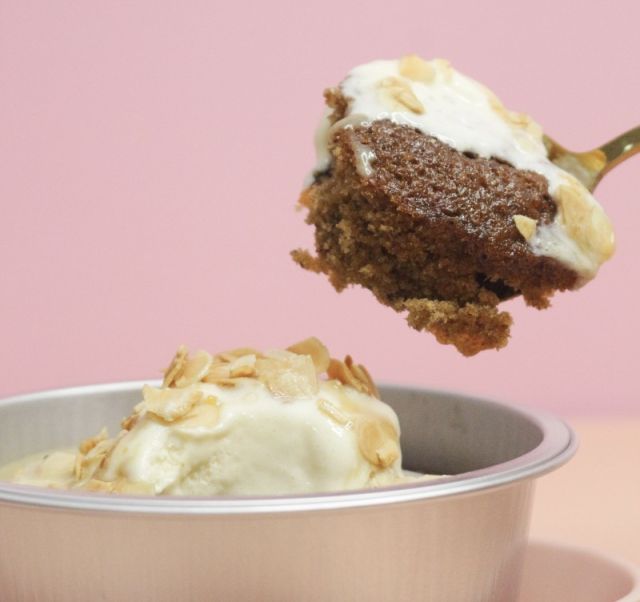 Dates Cake With Icecream Vanilla